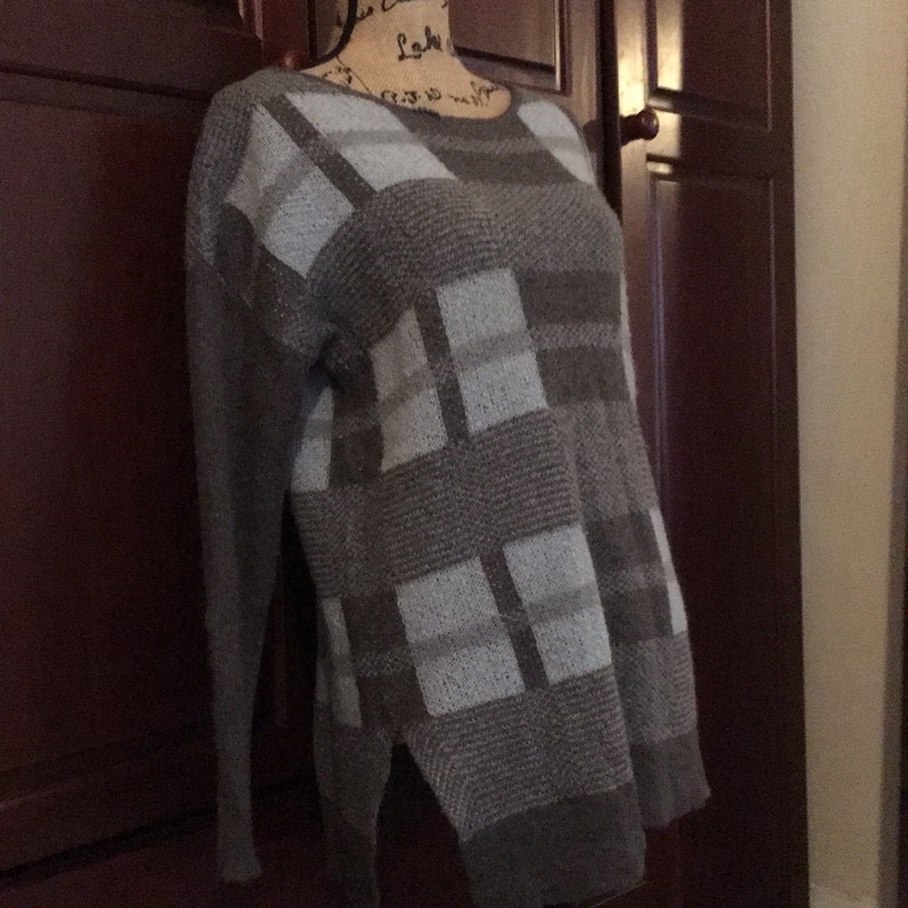 Sweater - Picture 3 of 6